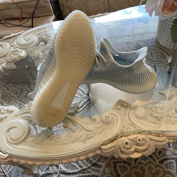 Yeezy cloud white size 10 - Picture 5 of 6